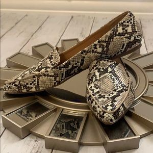 NEW Esprit vegan Snakeskin Loafer Flats Pointed Toe Slip-On Neutral Animal Print
